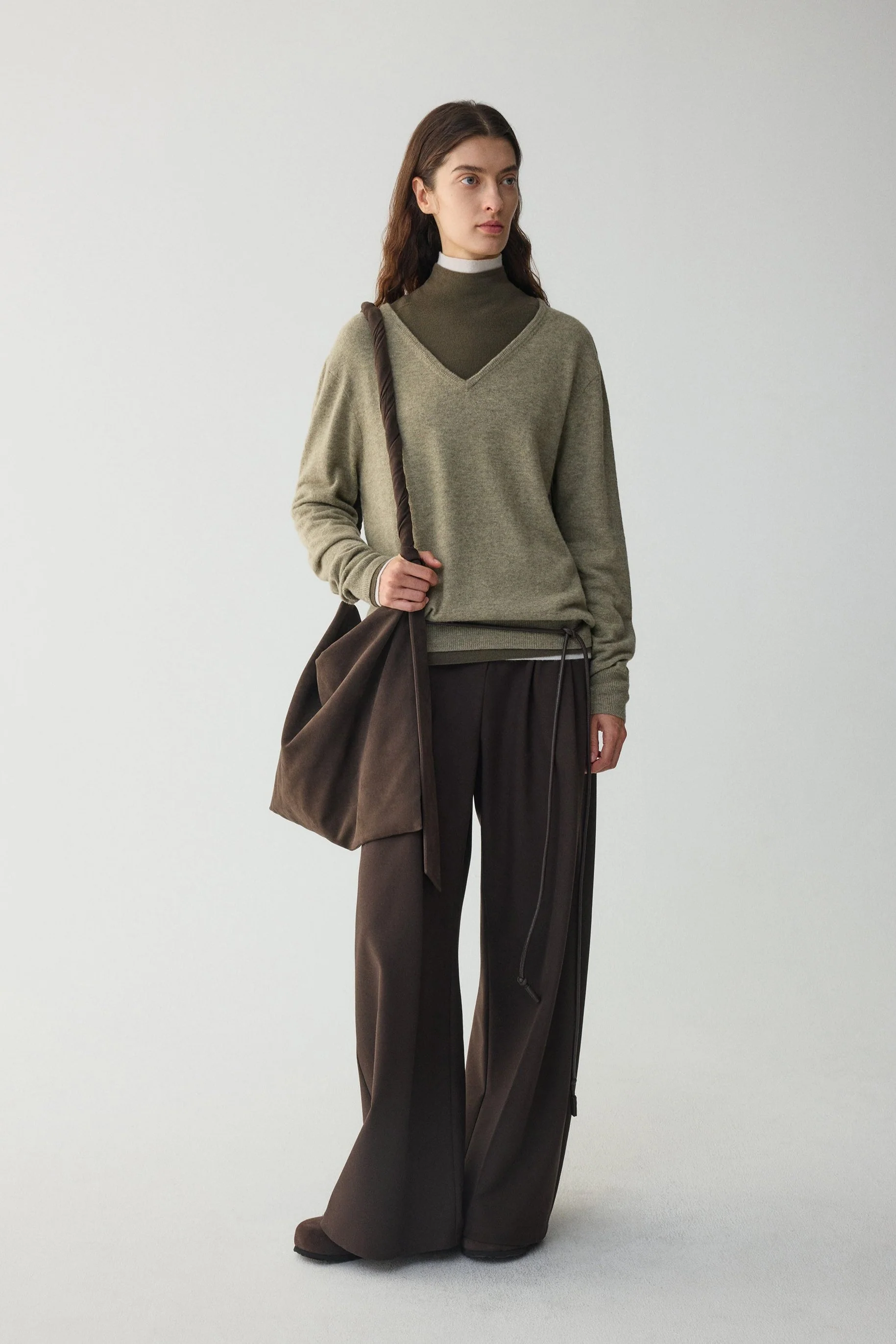 Yak Wool V-neck Jumper - Image 15