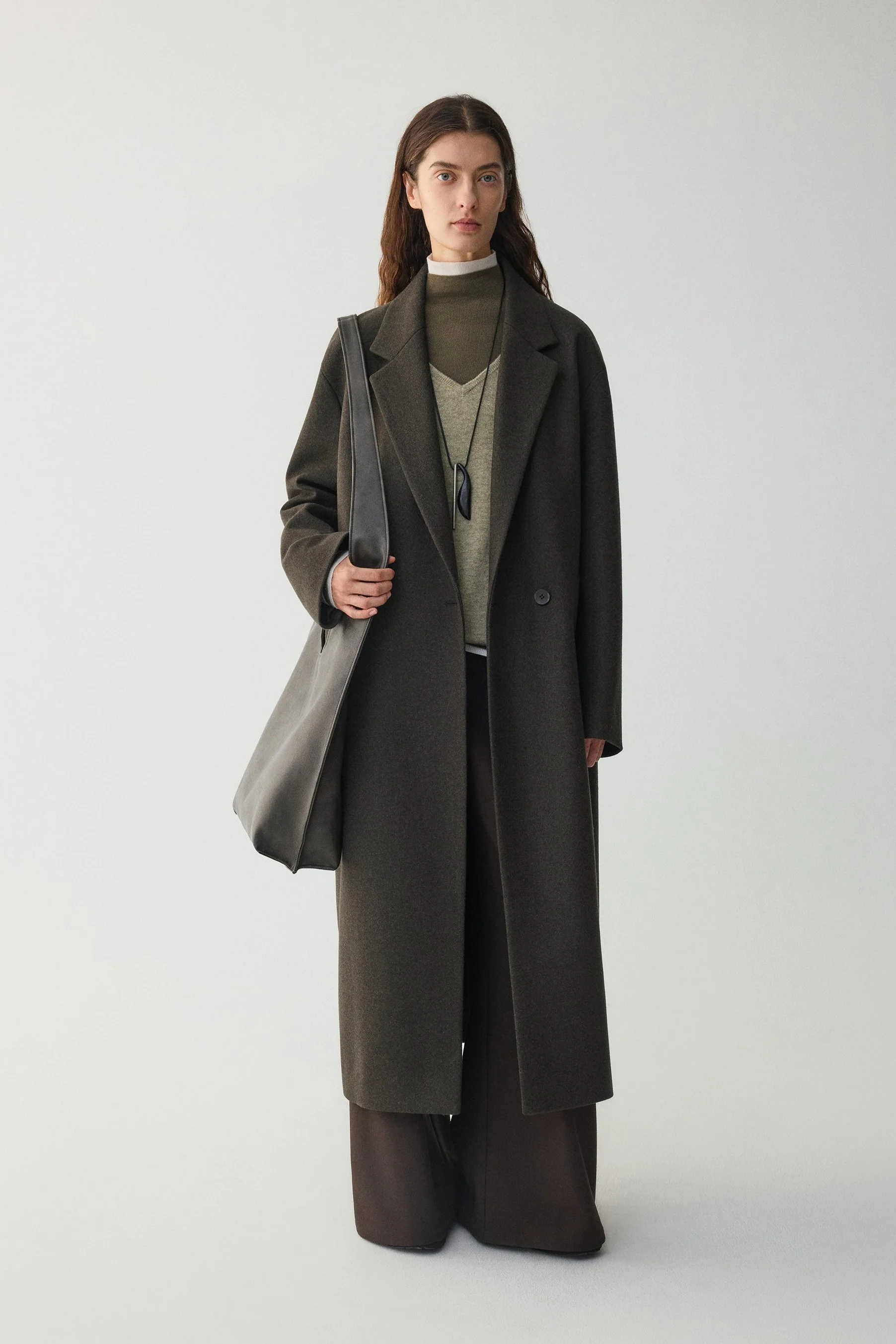 Yak Wool V-neck Jumper - Image 17